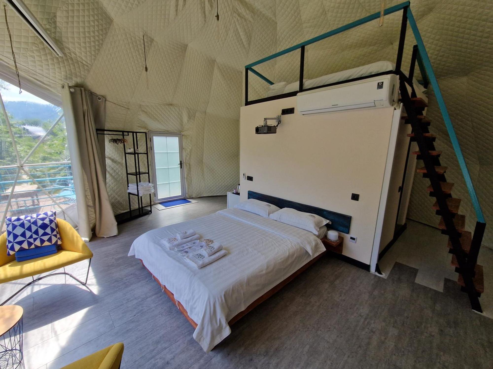Отель Glamping Georgia Krikhi Амбролаури Экстерьер фото