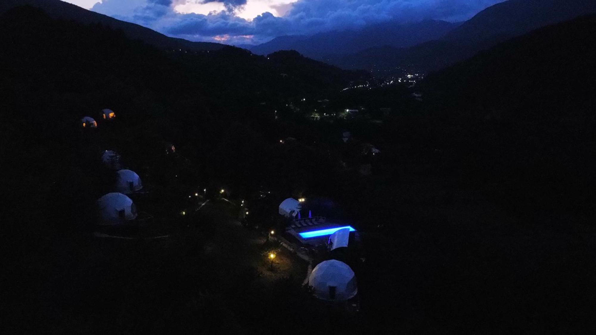 Отель Glamping Georgia Krikhi Амбролаури Экстерьер фото