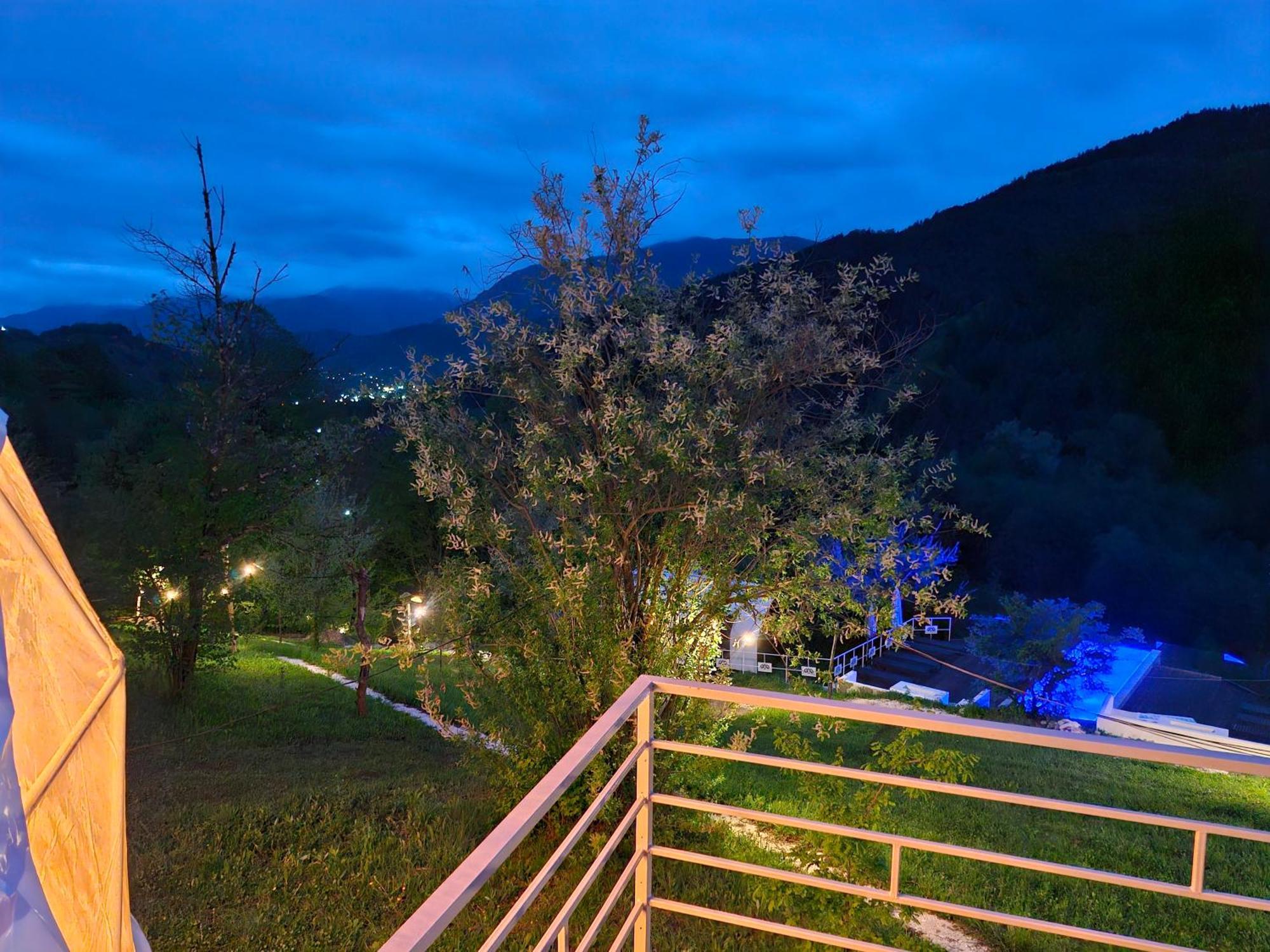 Отель Glamping Georgia Krikhi Амбролаури Экстерьер фото