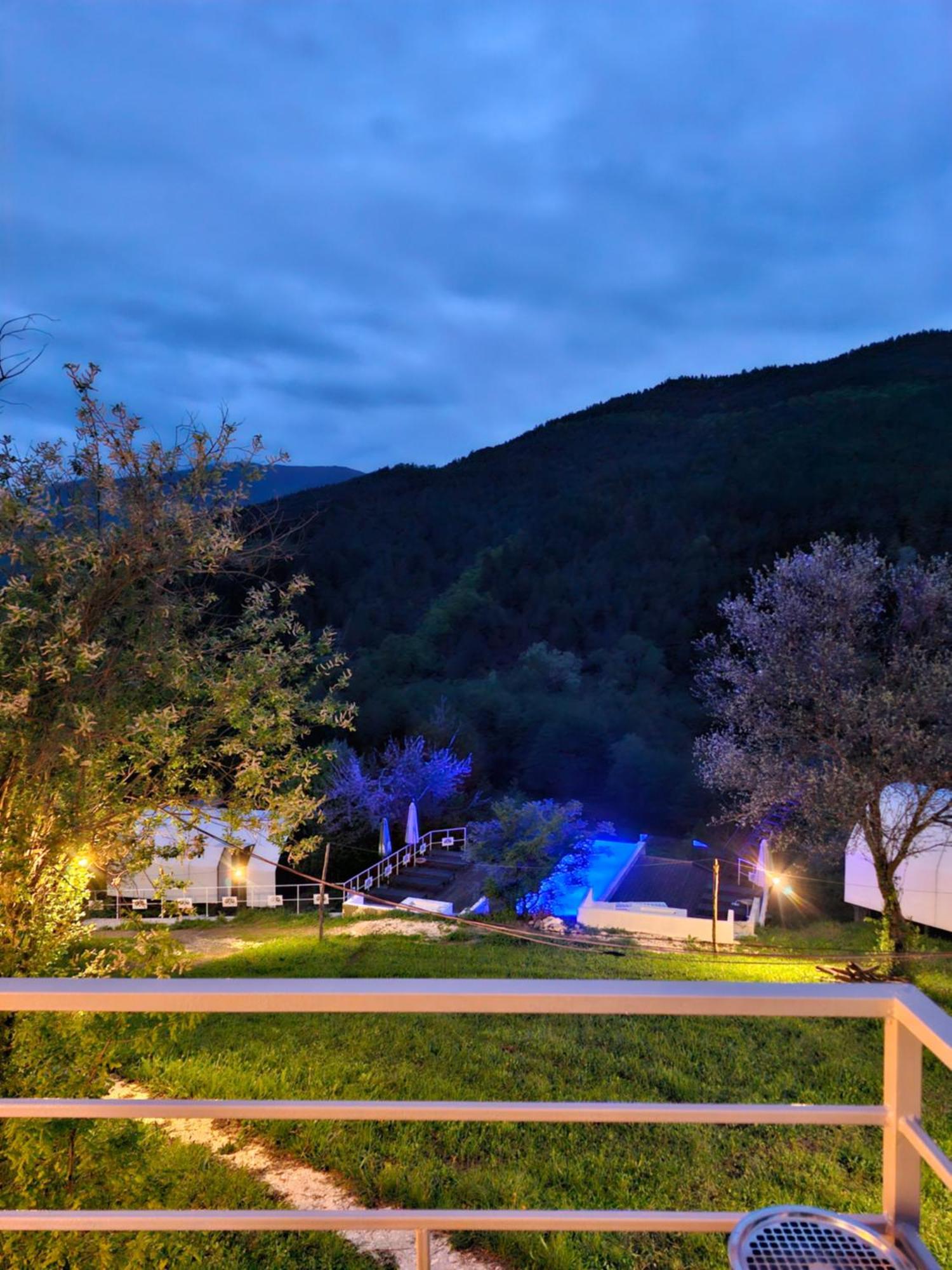 Отель Glamping Georgia Krikhi Амбролаури Экстерьер фото
